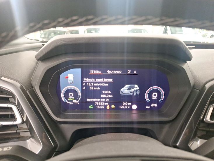 Audi Q4 — photo 10