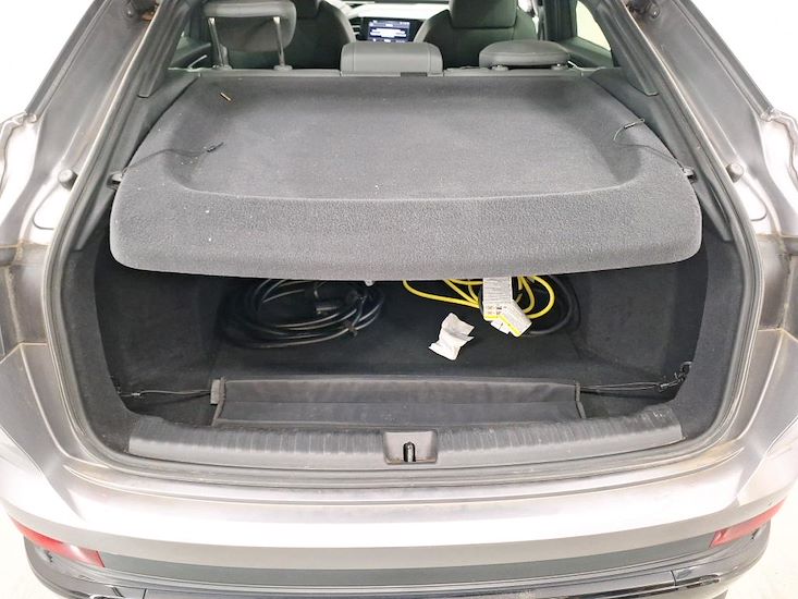 Audi Q4 — photo 11