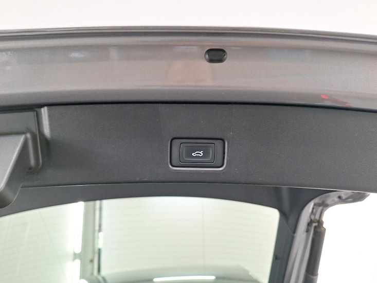 Audi Q4 — photo 12
