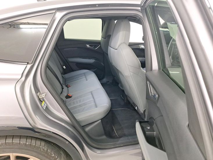 Audi Q4 — photo 6