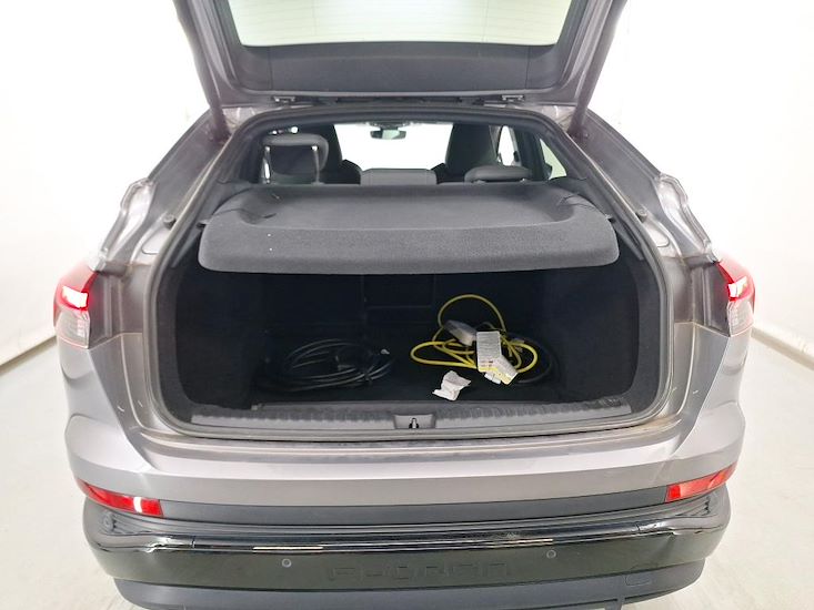 Audi Q4 — photo 7