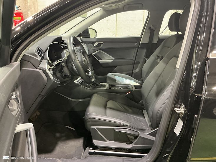 Audi Q3 — photo 11