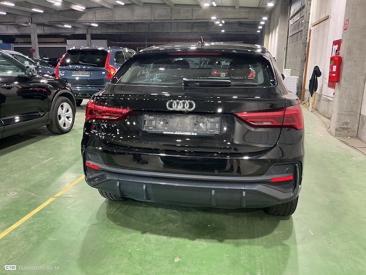Audi Q3 — photo 5