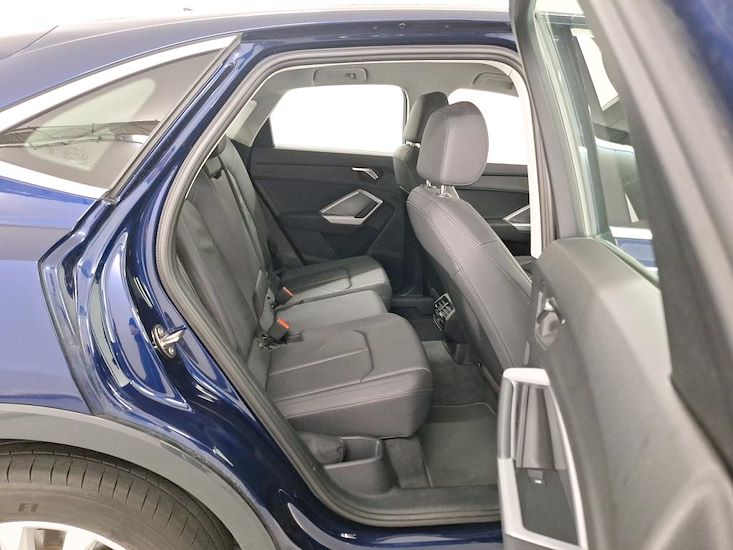 Audi Q3 — photo 6