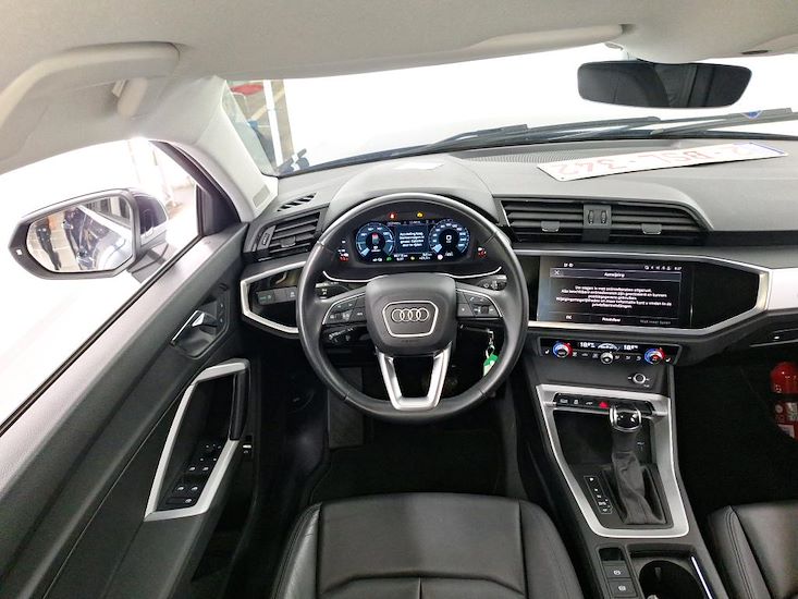 Audi Q3 — photo 8