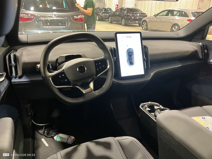 Volvo Ex30 — photo 7